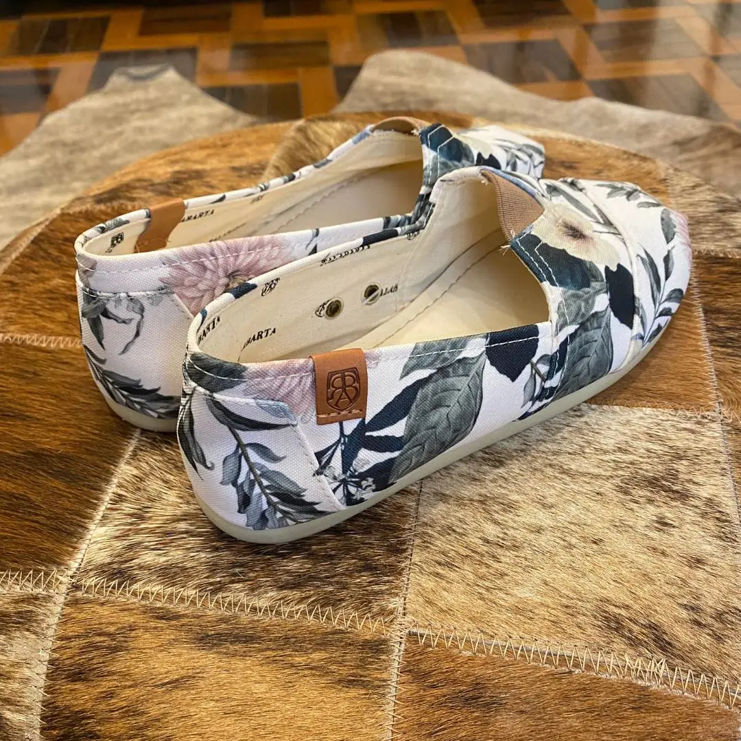 Alpargata com estampa floral