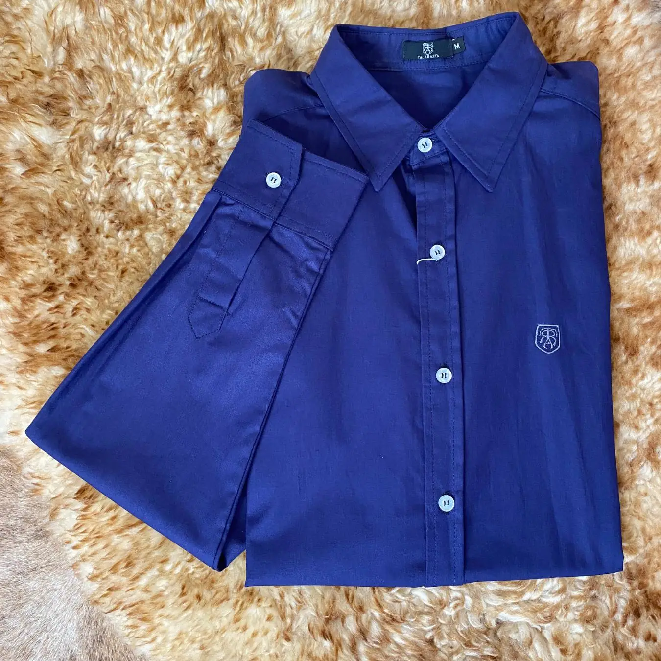 Camisa masculina azul índigo Talabarta sobre pelego